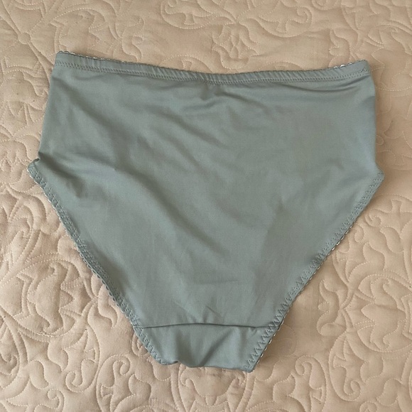 Lady Princess Embroidered High-Waist Panties - Picture 4 of 4